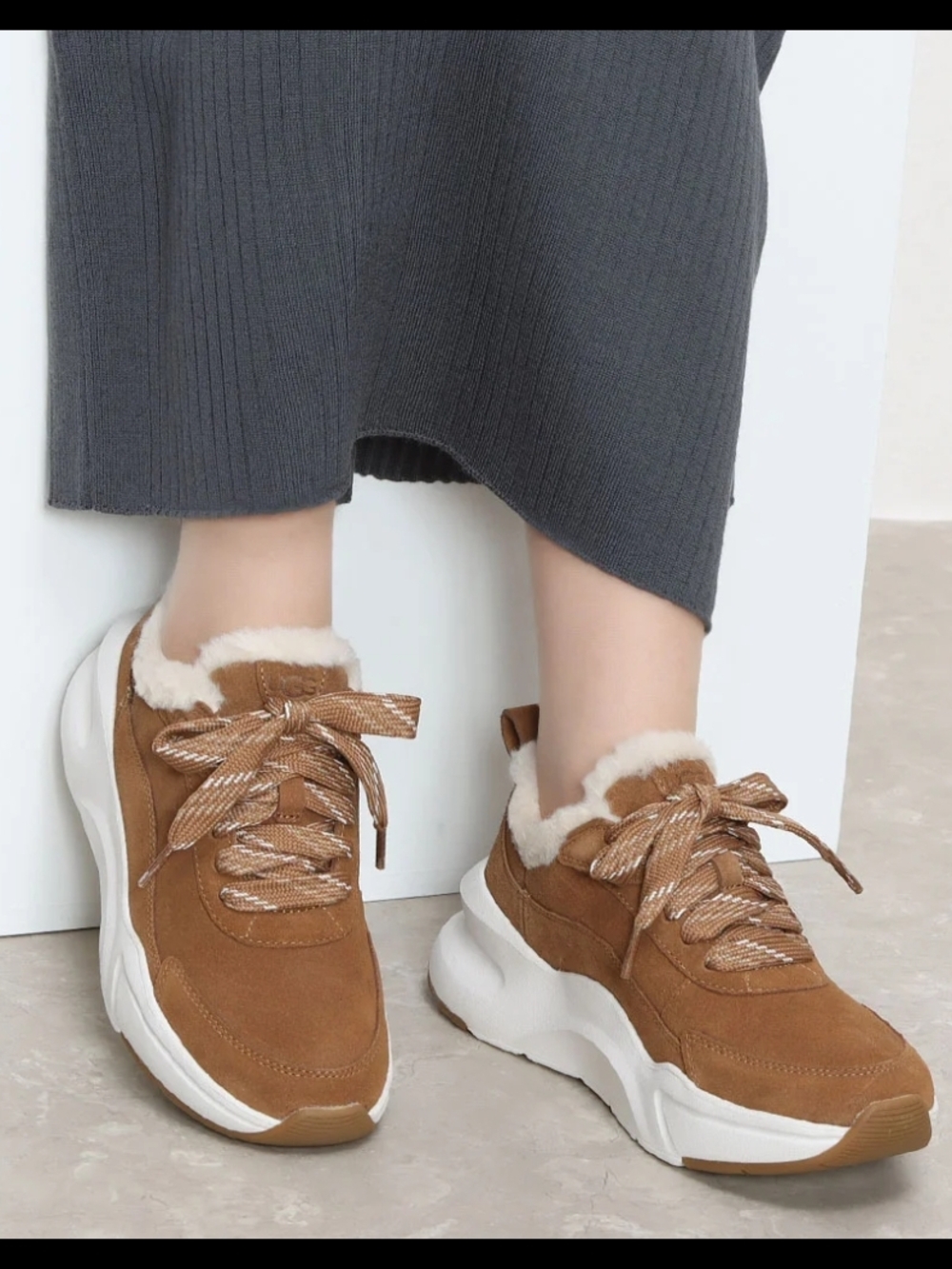 UGG® La Glide Chestnut Heritage Sneakers Size 9 Like New MSRP $140